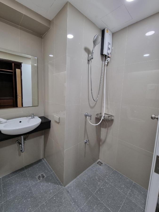 Tiara Place Бангкок Экстерьер фото